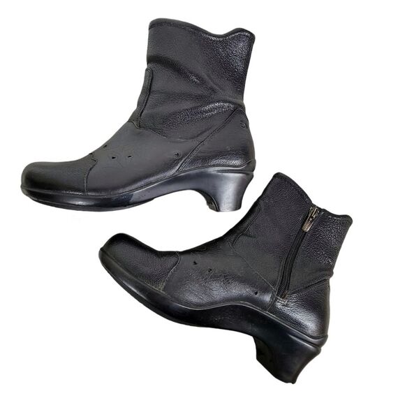 Aravon Women's Maeve Pebbled Leather black Perforated bootie shoes Size 7.5 - Picture 1 of 11